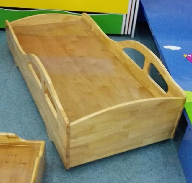Los muebles de la sala de clase de los niños, guardería presiden el preescolar para la cama de madera sólida con el OEM/el ODM
