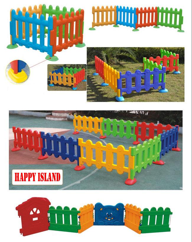 El patio feliz de la isla embroma los juguetes del color plástico de la cerca 4 de los niños disponible