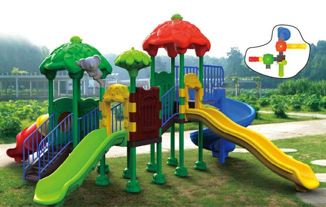 Diseño al aire libre de los juguetes de los niños del patio del niño del pueblo gratis hecho en China